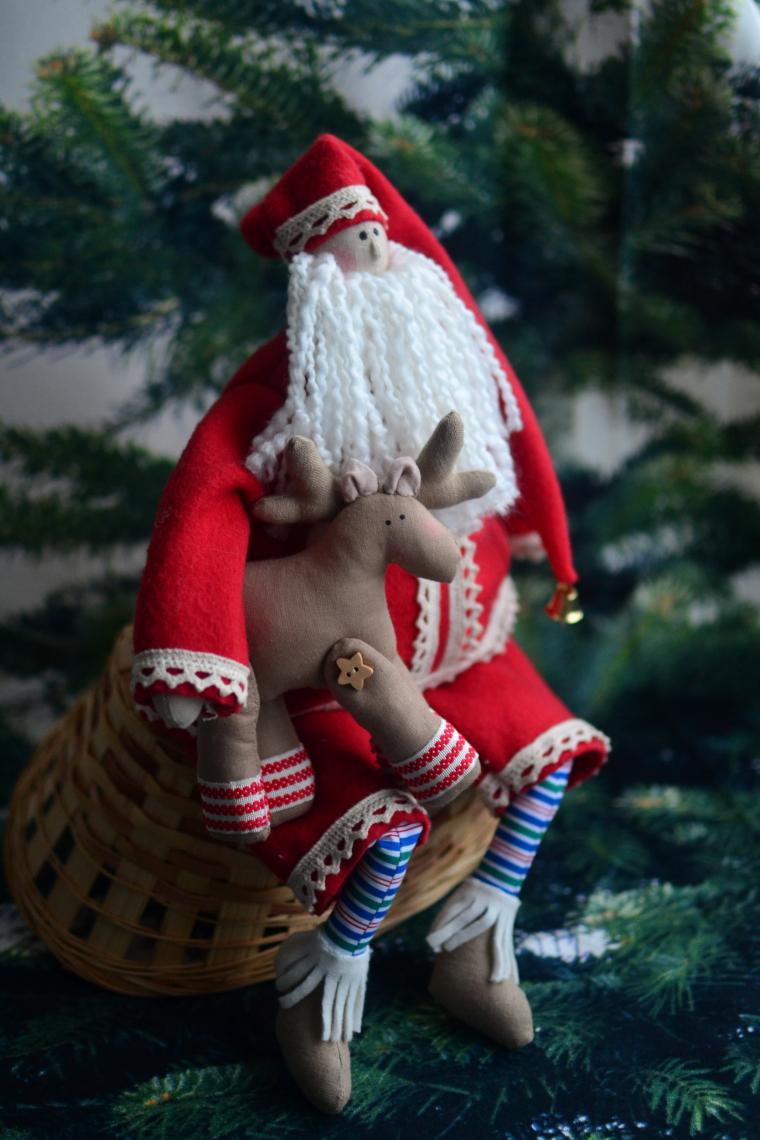 Тильда дед мороз - он же санта с оленем, выкройка и мастер класс | Санта клаус, Санта, Дед мороз