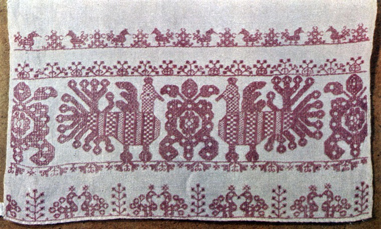 Узоры и схемы для вышивки крестом на вафельном полотенце