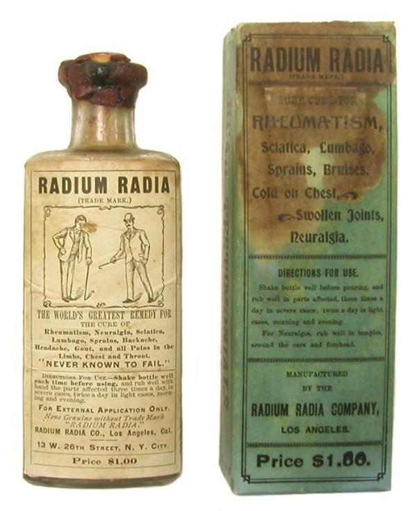 Radium s. Радиевые таблетки. Старинные медицинские бутылочки. Радием препарат. Старая бутылка.