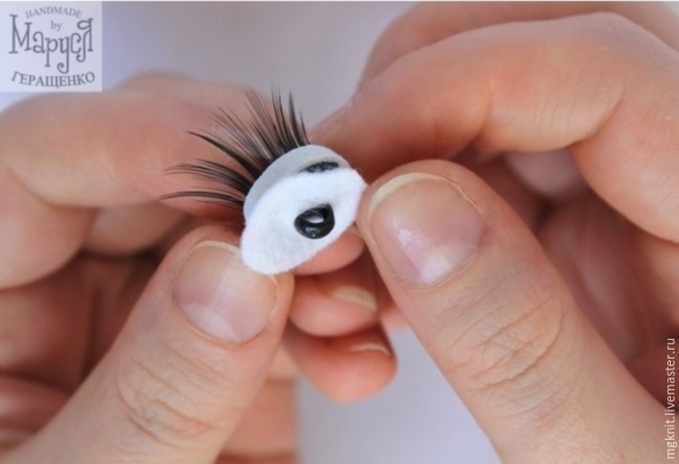 Шьем красивые глаза для игрушек из пластиковых ложек