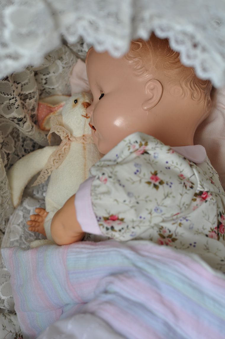 Куклу как зовут ее. Какие куклы подойдут для девочки 1,5 года. Куклу как зовут ее. Куклу как зовут ее. Кукла адора мяу.