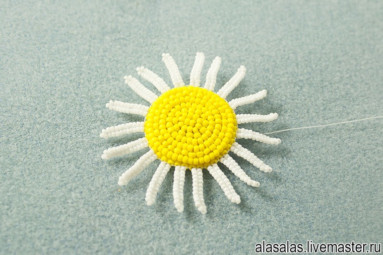 Делаем брошку-ромашку из бисера, фото № 23 Делаем брошку-ромашку из бисера, фото № 23