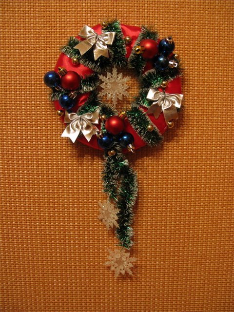 Простой новогодний веночек из пенопласта своими руками, фото № 10