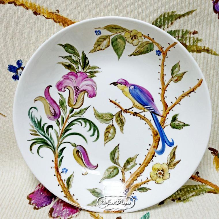 Рисунок росписи изделия из фарфора