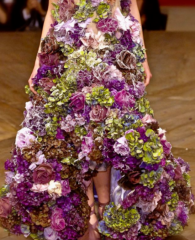 Длинные платья из цветов
