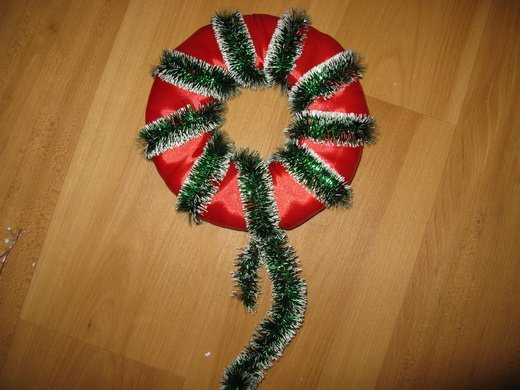 Простой новогодний веночек из пенопласта своими руками, фото № 6