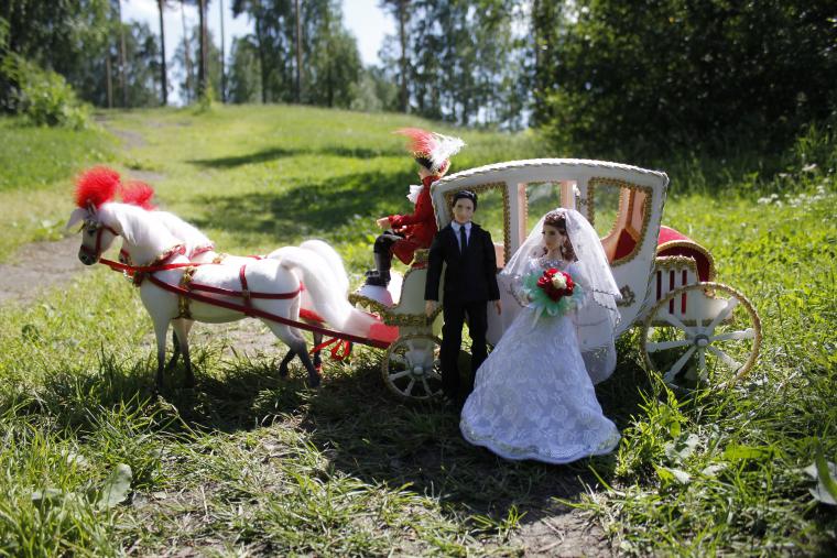 Жених невеста повозка